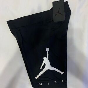 NWT Nike Girl’s Black Jumpman Athletic Bottoms Size Large